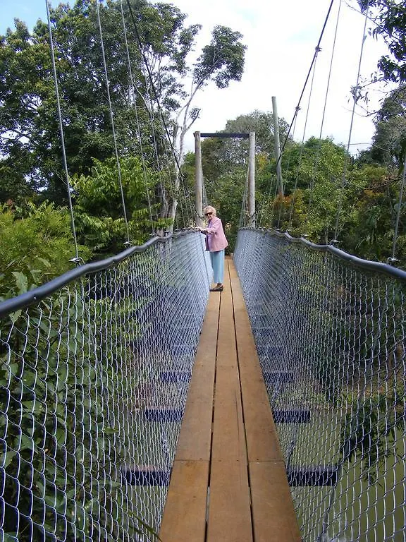 Lake Eacham Tourist Park & Cabins