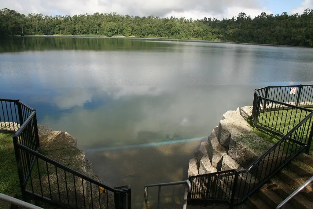 Lake Eacham Tourist Park & Cabins Parque de vacaciones